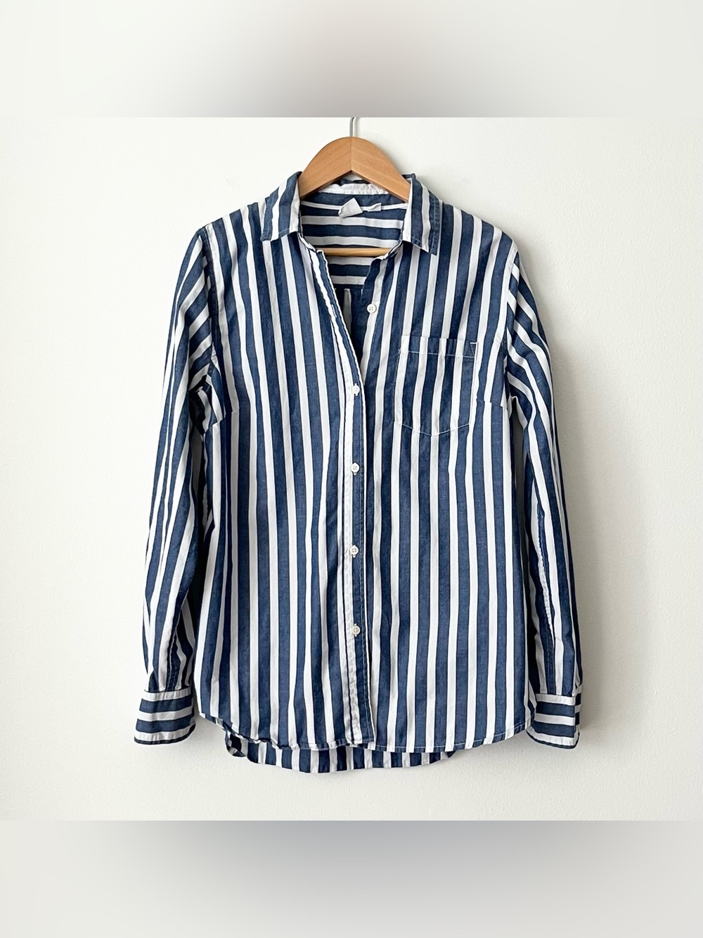 Gap Women's Blue White Cabana Stripe Button-Up Shirt Blouse XS Beachy Preppy